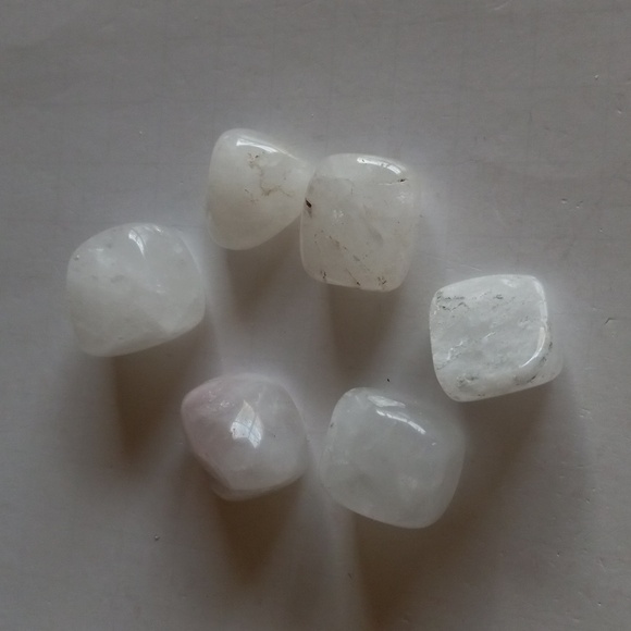 White Crystal Quartz large Tumbles. - Picture 2 of 4